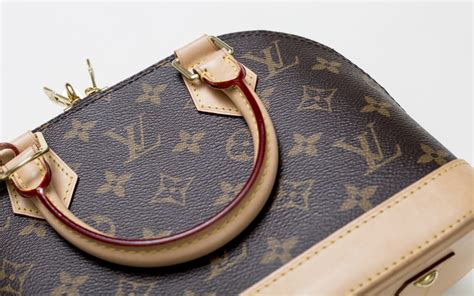 does louis vuitton leather get darker|louis vuitton vachetta skin.